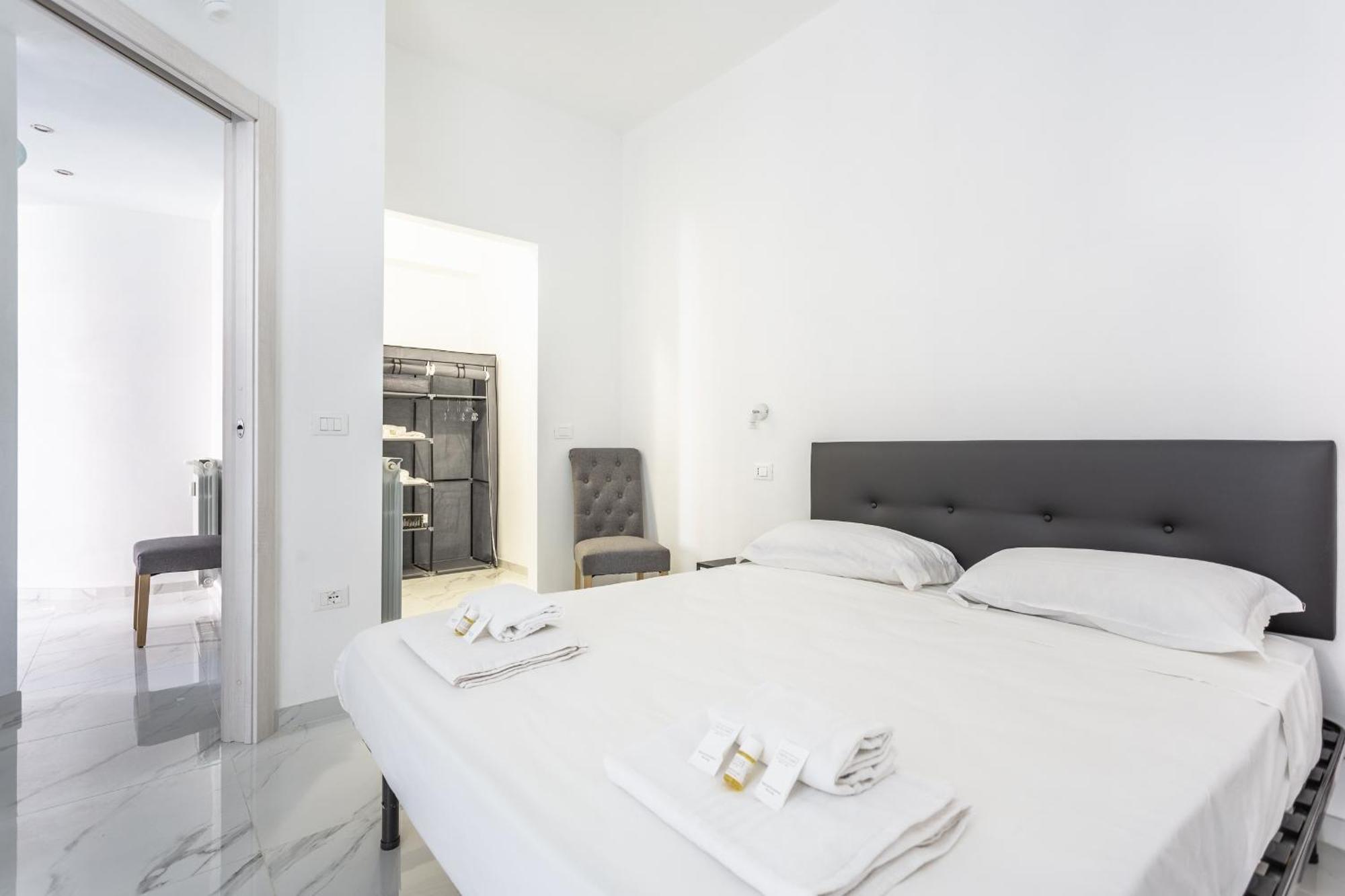 Portside Aparthotel โรม ภายนอก รูปภาพ